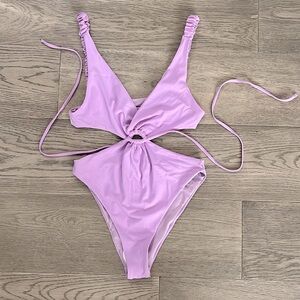NWT beautiful lilac cutout bathing suit, size M